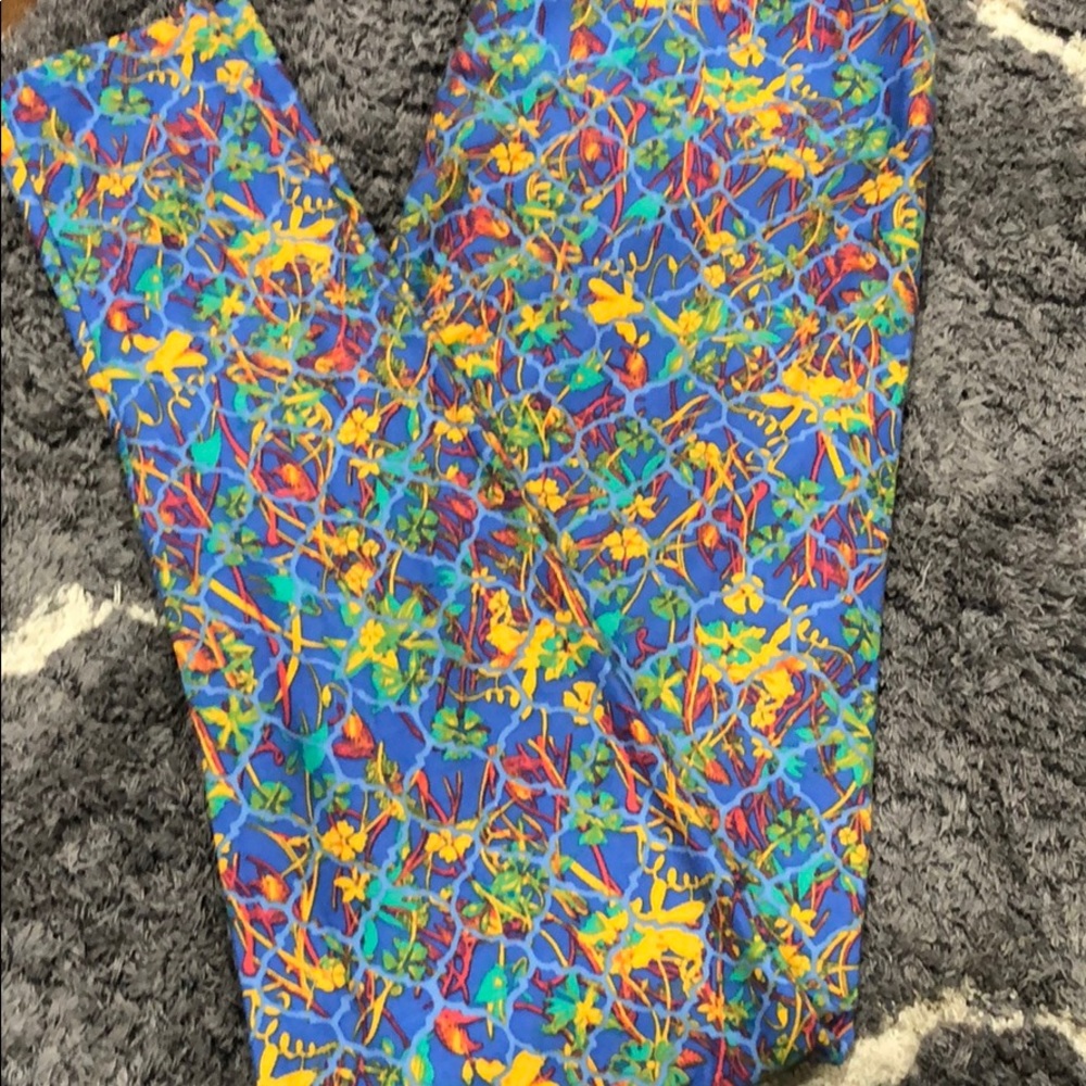 Never worn LuLaRoe TC leggings